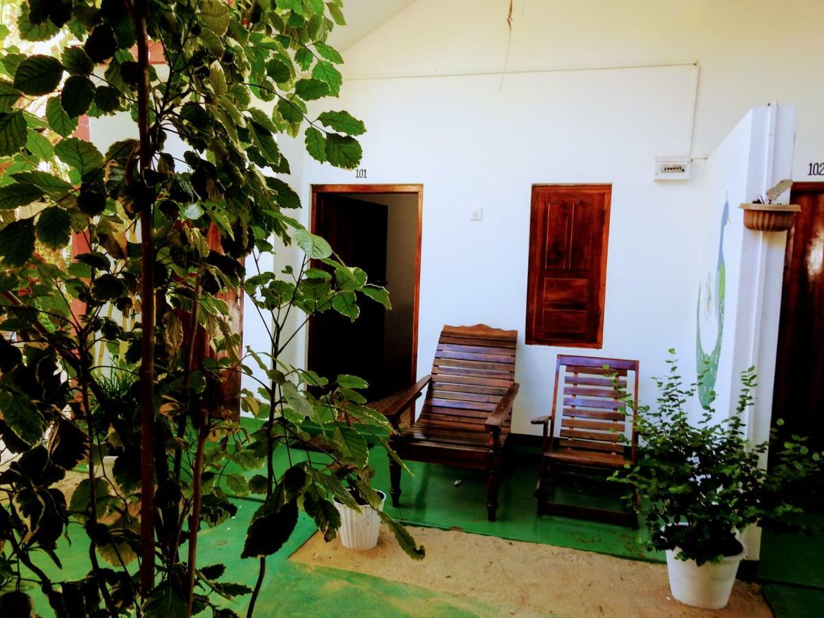 Cresent Bay Beach Hotel Arugam Bay Esterno foto